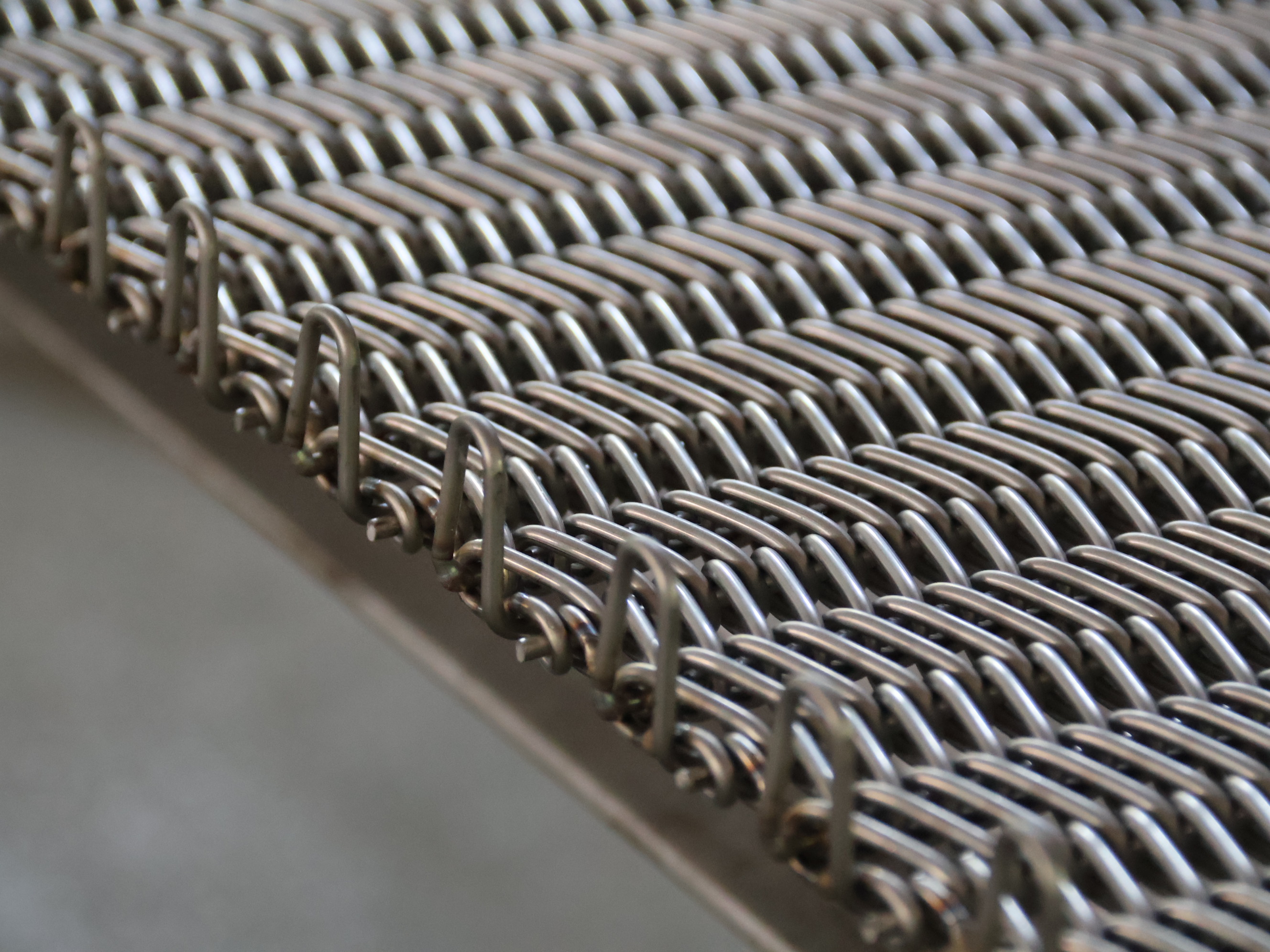 燒結(jié)爐金屬網(wǎng)帶：使用壽命的真相與選擇