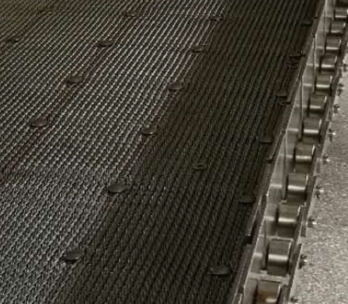 關西金屬網(wǎng)生產(chǎn)的金屬輸送帶不僅質量優(yōu)良，顏值也很好，外觀簡潔干凈，光澤度好。